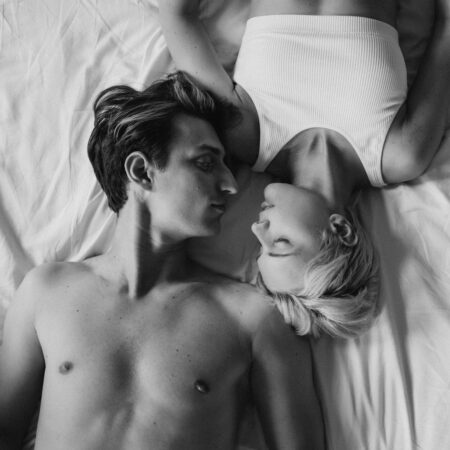 Threesome with 2 girls: The present of an anniversary