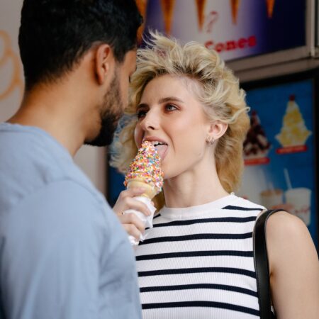 Become an 10 expert in the art of seduction by understanding the psychology of the fair sex